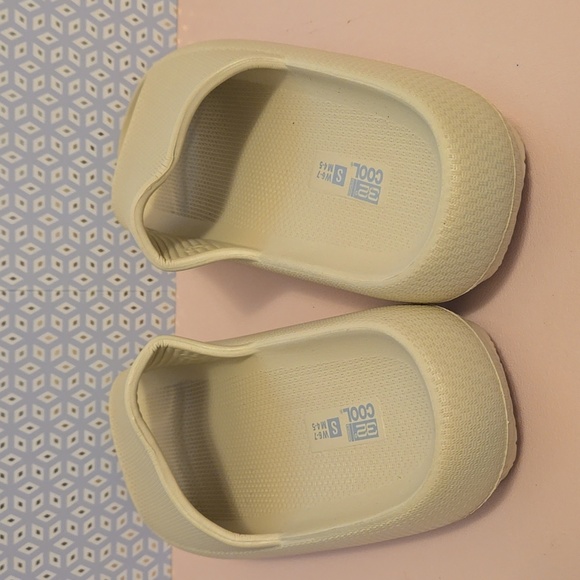 NWOT 32 Degrees Cool Women's Tan Slide Slippers - Picture 7 of 7